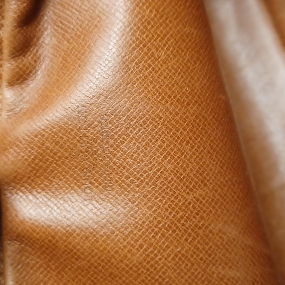 ✨️LOUIS VUITTON MONOGRAM  POCHETTE MARLY BANDOULIÈRE CROSSBODY - Picture 4 of 12